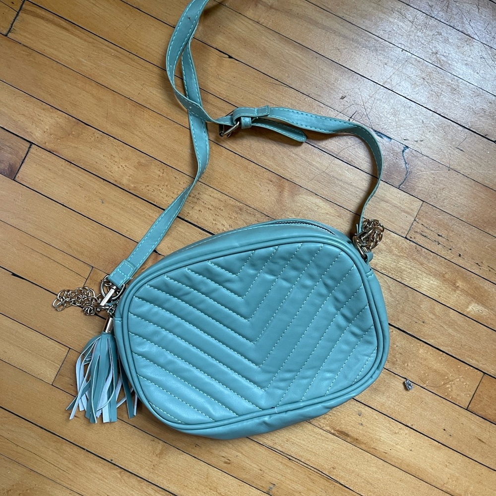 Stylish Blue Quilted Crossbody Bag with Adjustable Strap
